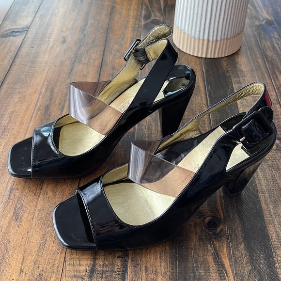 Taryn Rose•Style Glisten•Black patent leather•size 8 - Picture 2 of 7